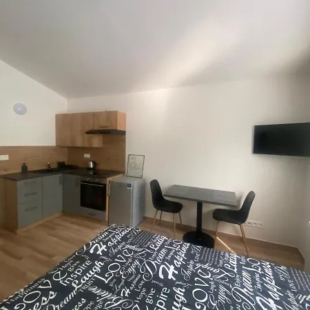 černá Růže - 7 Apartamento *