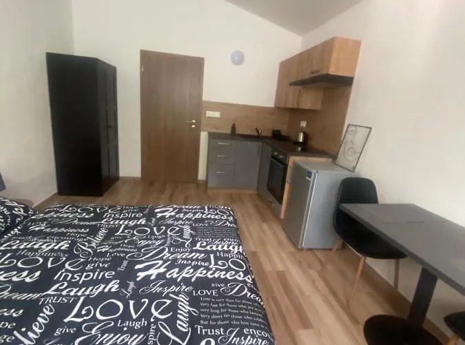 černá Růže - 7 *